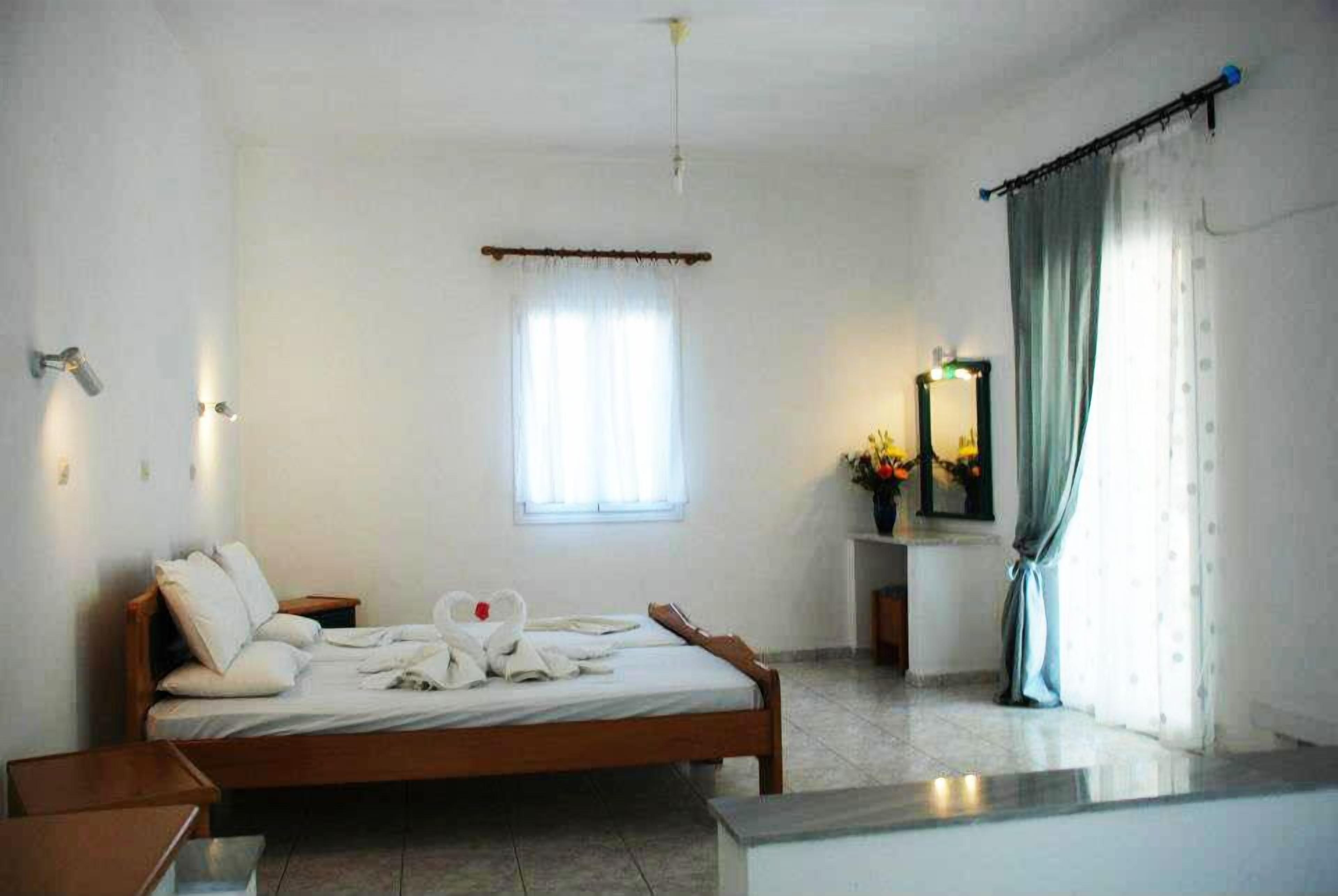 Standard Studio, Garden View | In-room safe, blackout drapes, soundproofing, free WiFi