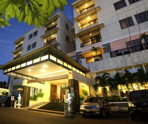 Front of property – evening/night - Puri Denpasar Hotel (Jakarta)