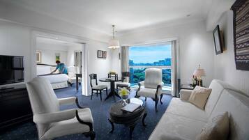 Una televisión de pantalla plana