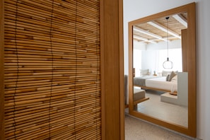 Penthouse Suite with Outdoor Jacuzzi