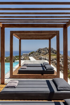 Villa Noura with Private Pool, Sea View | Piscine privée