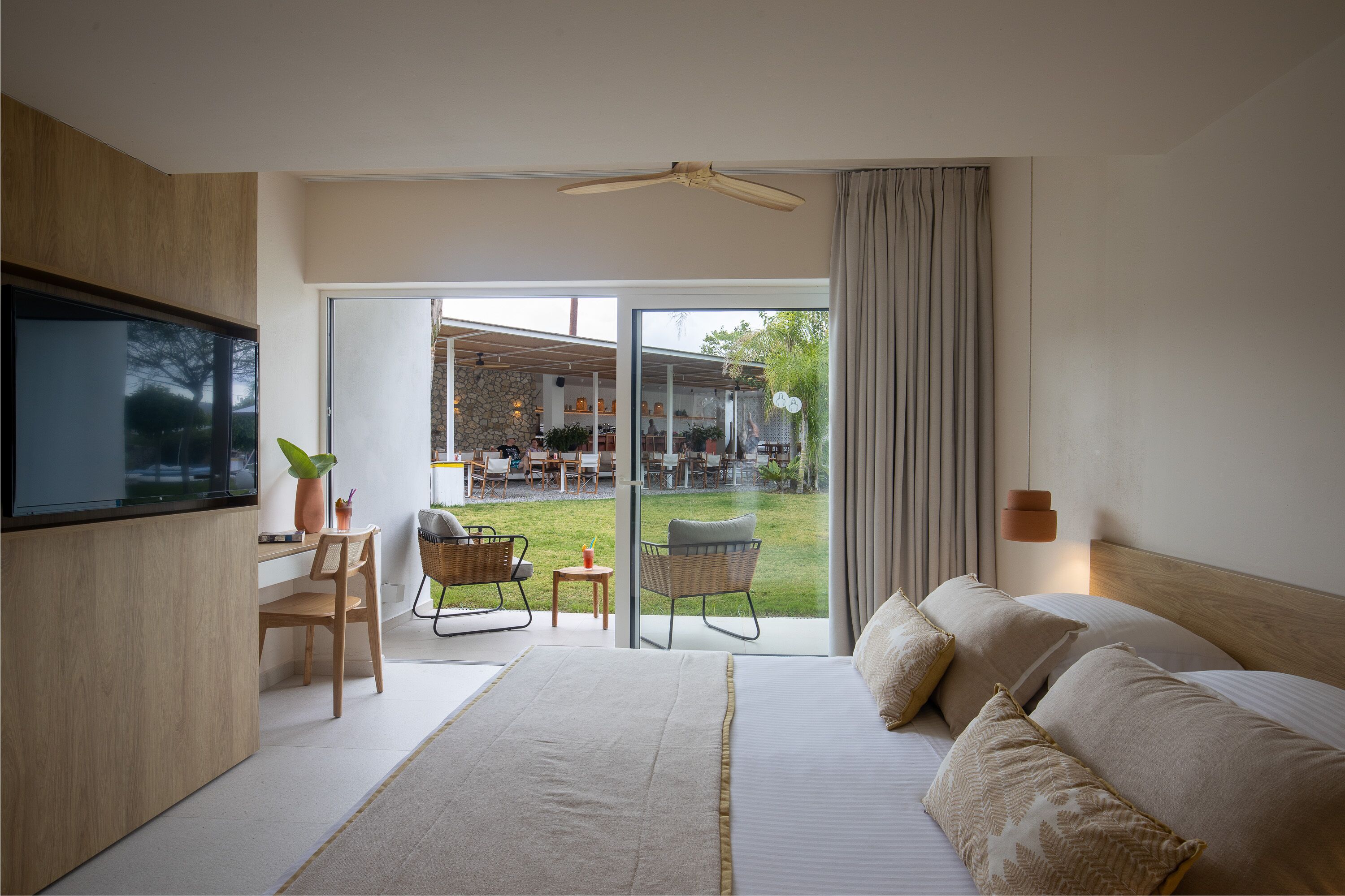 Junior Suite | Premium bedding, down duvets, pillow-top beds, minibar