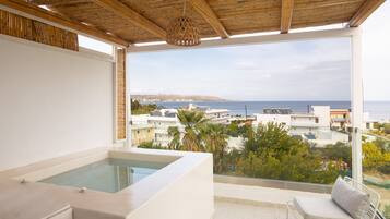 Executive Suite with Outdoor Jacuzzi | Yksityinen kuumavesiallas