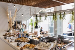 Petit déjeuner buffet