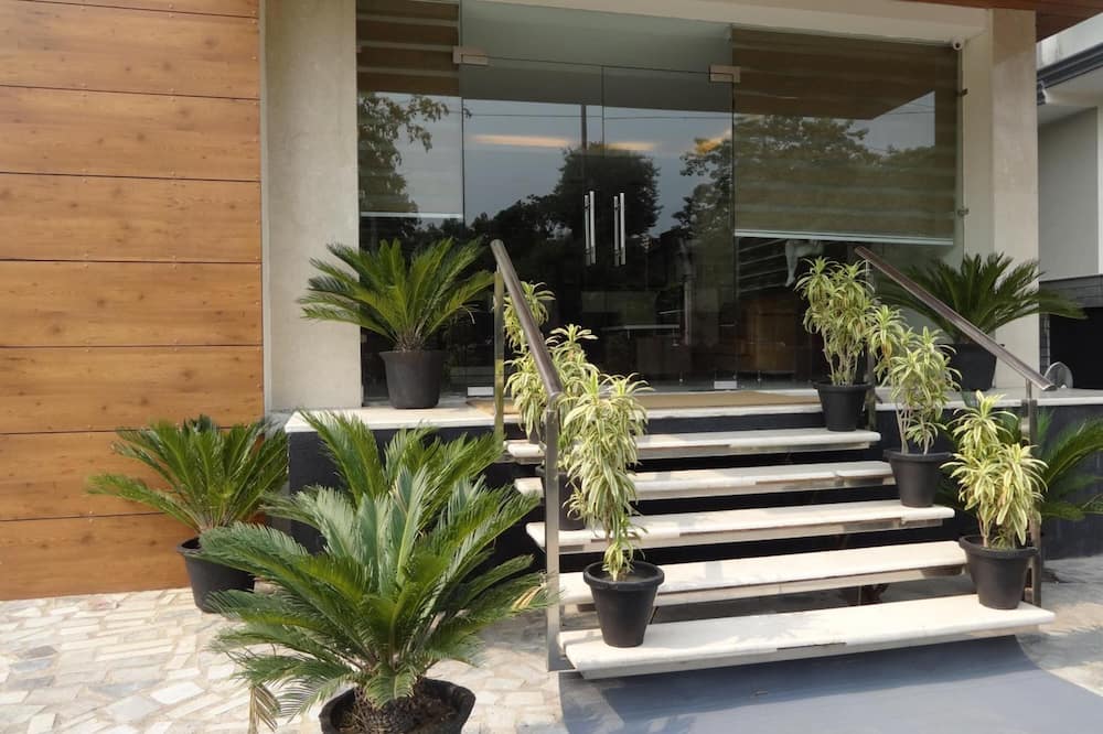 The Pamposh New Delhi