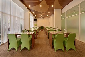 Meeting facility - Whiz Hotel Malioboro Yogyakarta (Yogyakarta)