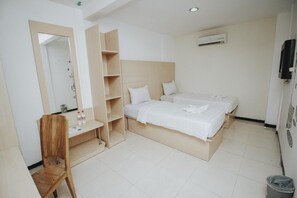Premium bedding, minibar, free WiFi - New Hotel Lilik (Yogyakarta)