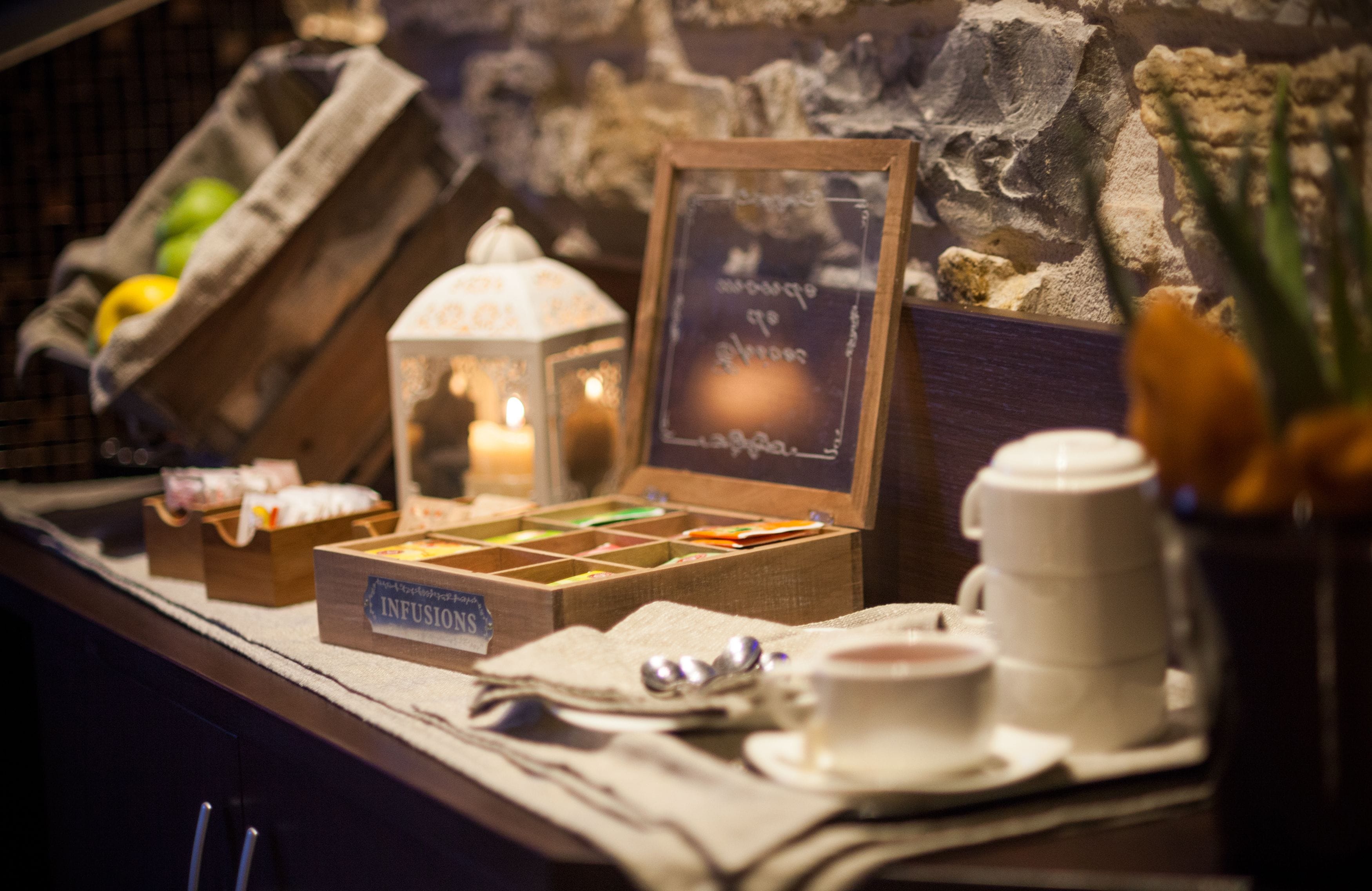 sauna, hot tub, turkish bath/hammam, body treatments, massages