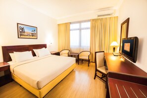 Desk, soundproofing, free WiFi, wheelchair access - MMUGM Hotel Yogyakarta (Depok)
