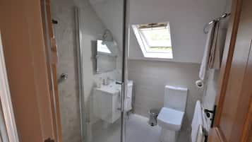 Double/Single Ensuite | Buồng tắm vòi sen