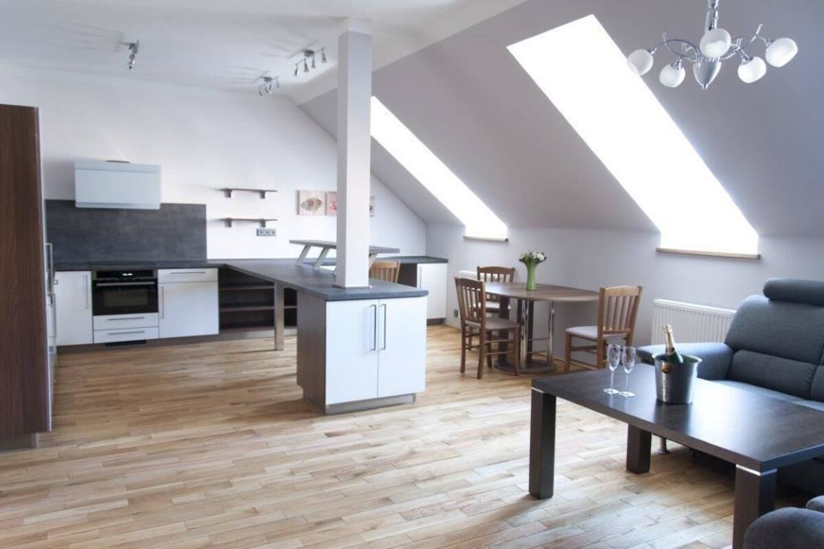 Leilighet, 2 soverom | Eget kjøkken | Kaffetrakter/tekoker, kjøleskap, mikrobølgeovn og kokeplater
