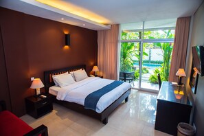 Desk, rollaway beds, free WiFi, bed sheets - ECLIPSE Hotel (Yogyakarta)