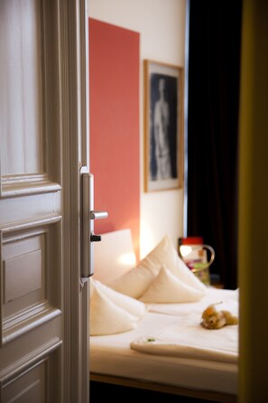 Ropa de cama hipoalergénica y minibar