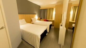 Kamar Standar, 1 Tempat Tidur Double | Kamar mandi | Shower, pengering rambut, dan handuk