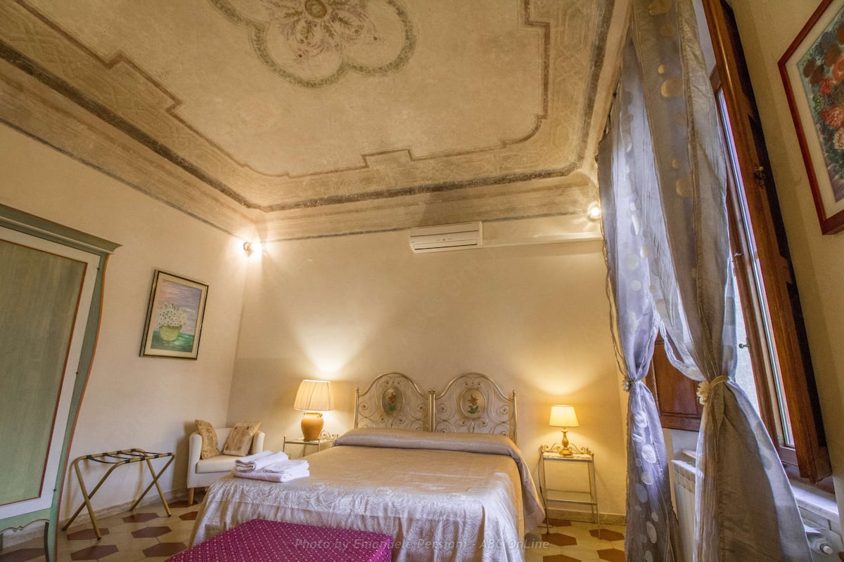 Superior Double Room, Non Smoking, Courtyard View
