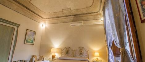 Superior Double Room, Non Smoking, Courtyard View | Premium bedding, memory-foam beds, in-room safe, desk