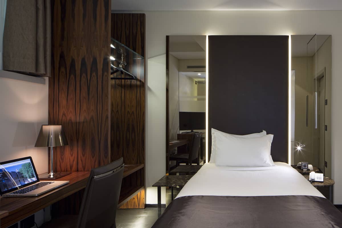 Premium bedding, pillow-top beds, minibar, in-room safe