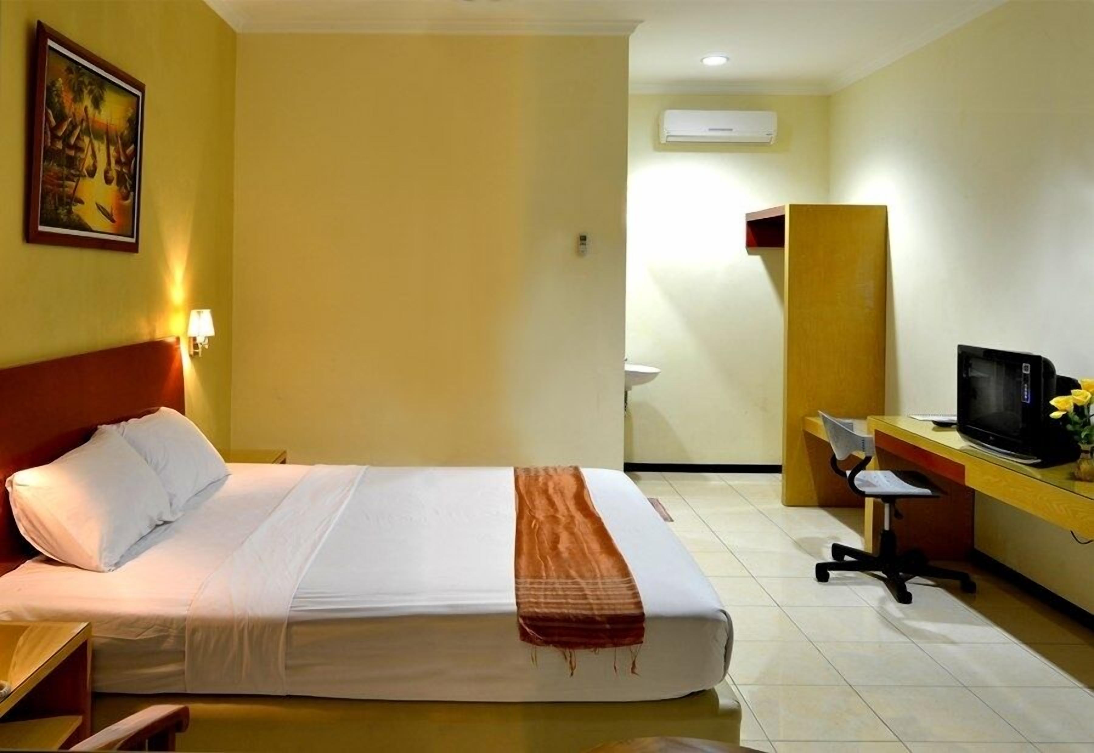 Superior Room | Desk, free WiFi, bed sheets