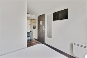 Habitación doble | Ropa de cama de alta calidad, escritorio, insonorización y wifi gratis