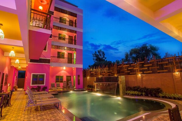 Seasonal outdoor pool