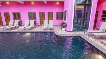 Seasonal outdoor pool