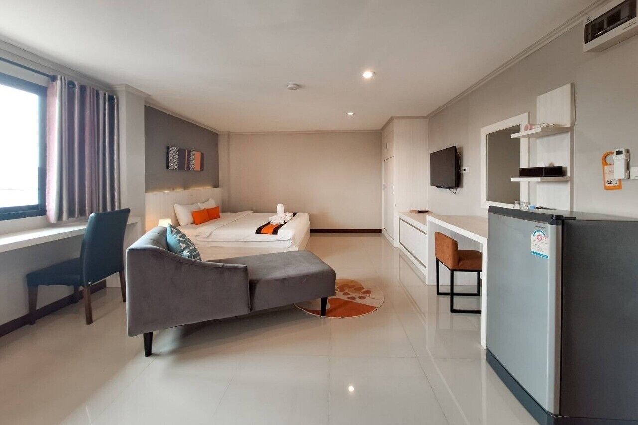 Grand Deluxe Double Room | Allergiatestatut vuodevaatteet, minibaari, tallelokero huoneessa