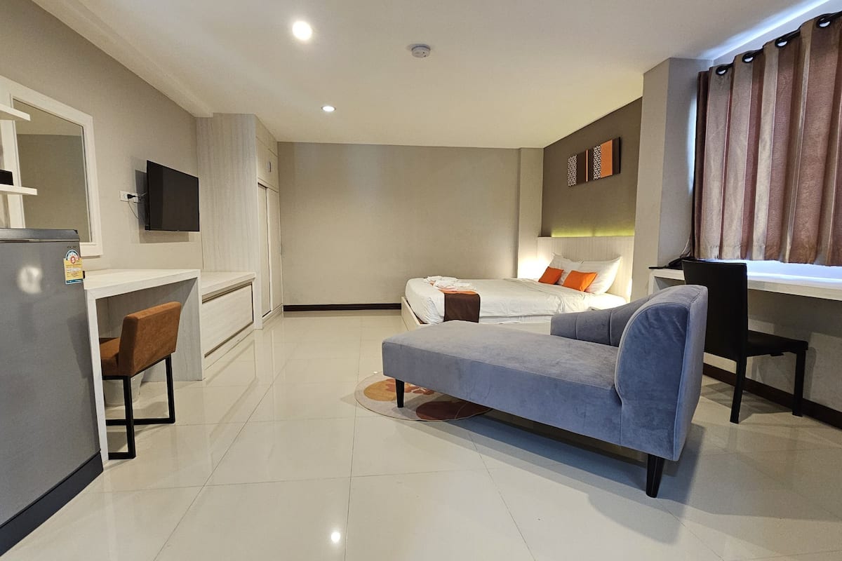 Grand Deluxe Double Room | 防过敏的被褥、迷你吧、客房内保险箱、办公桌