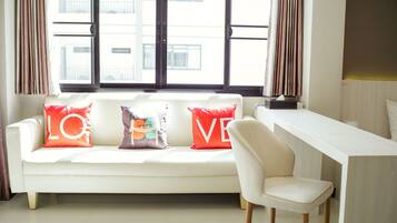 Grand Deluxe Twin Room | Hypo-allergenic bedding, minibar, in-room safe, individually decorated