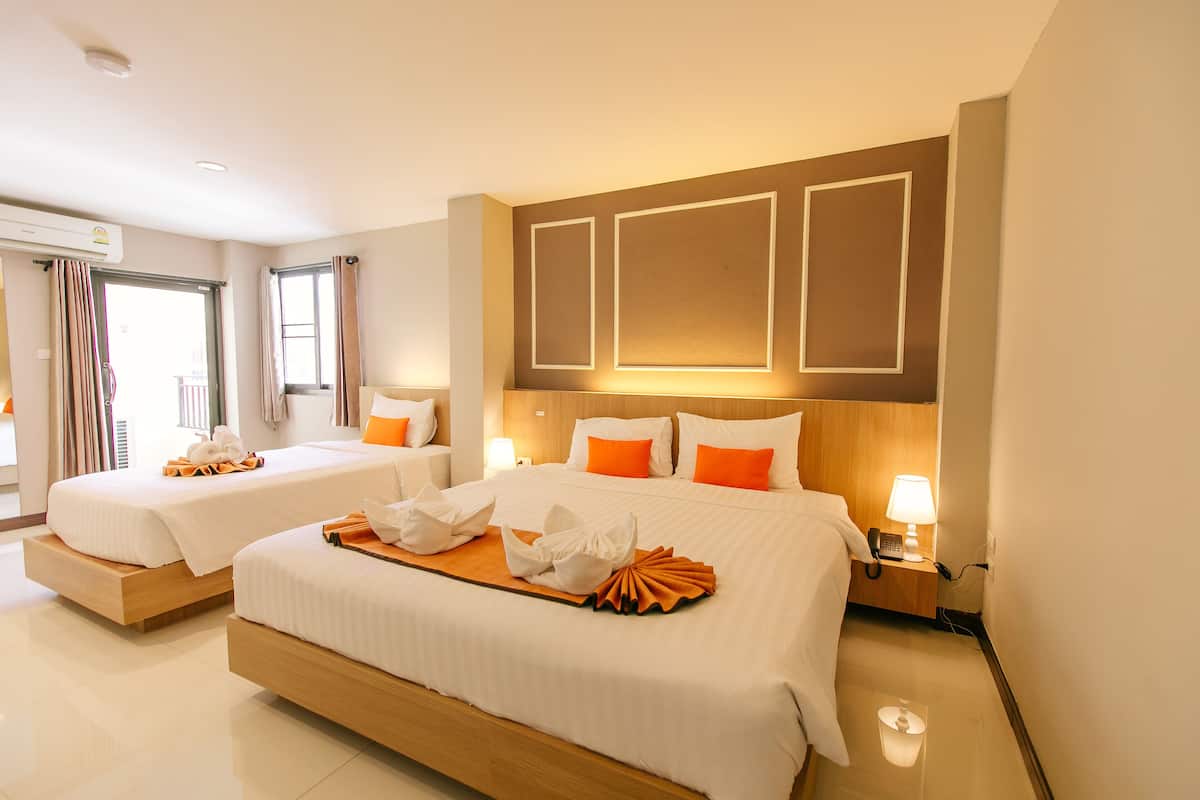 Deluxe Triple Room | Hypo-allergenic bedding, minibar, in-room safe, individually decorated