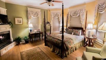 Suite, 1 Queen Bed | Individually decorated, individually furnished, iron/ironing board