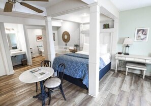 Standaard kamer, 1 queensize bed, bubbelbad | Individueel gedecoreerd, individueel gemeubileerd