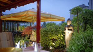 Breakfast and dinner served - becozy Au Parc Hotel Retro Edition (Fribourg)