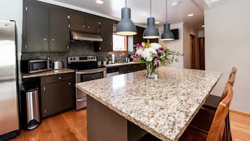 Superior House, Private Bathroom, Park View (The Guest House)