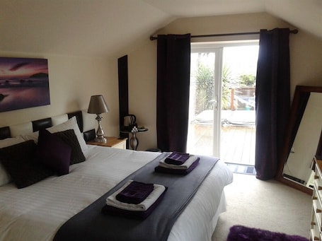 Standard Double Room, Ensuite. Jasmine House Bed & Breakfast
