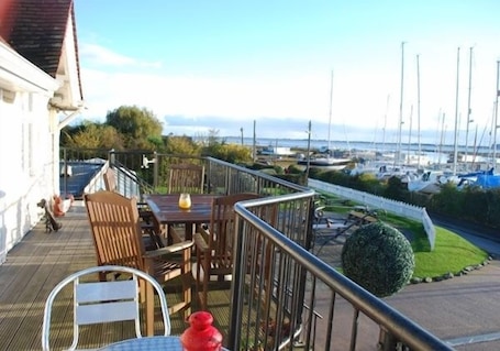 Terrace/patio. The Victory at Mersea