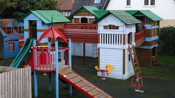 Children’s play area – outdoor