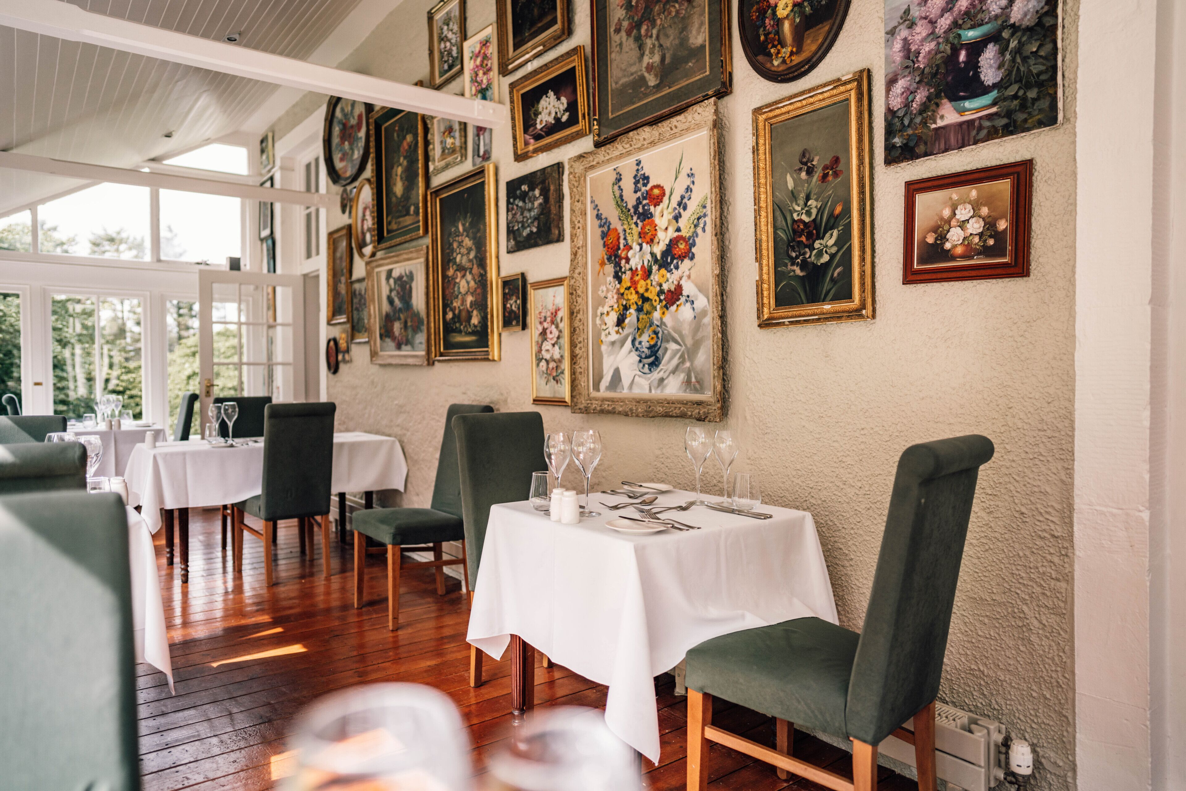 daily full breakfast (gbp 18 per person)