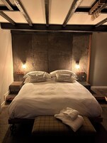 Mill House Suite | Iron/ironing board, free WiFi, bed sheets