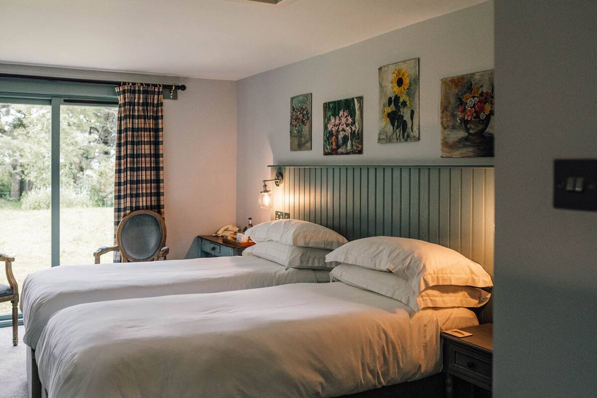 superior river house twin | 3 bedrooms, iron/ironing board, free wifi, bed sheets