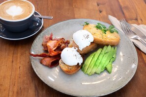 Ferdiglaget frokost hver dag (mot et tillegg)