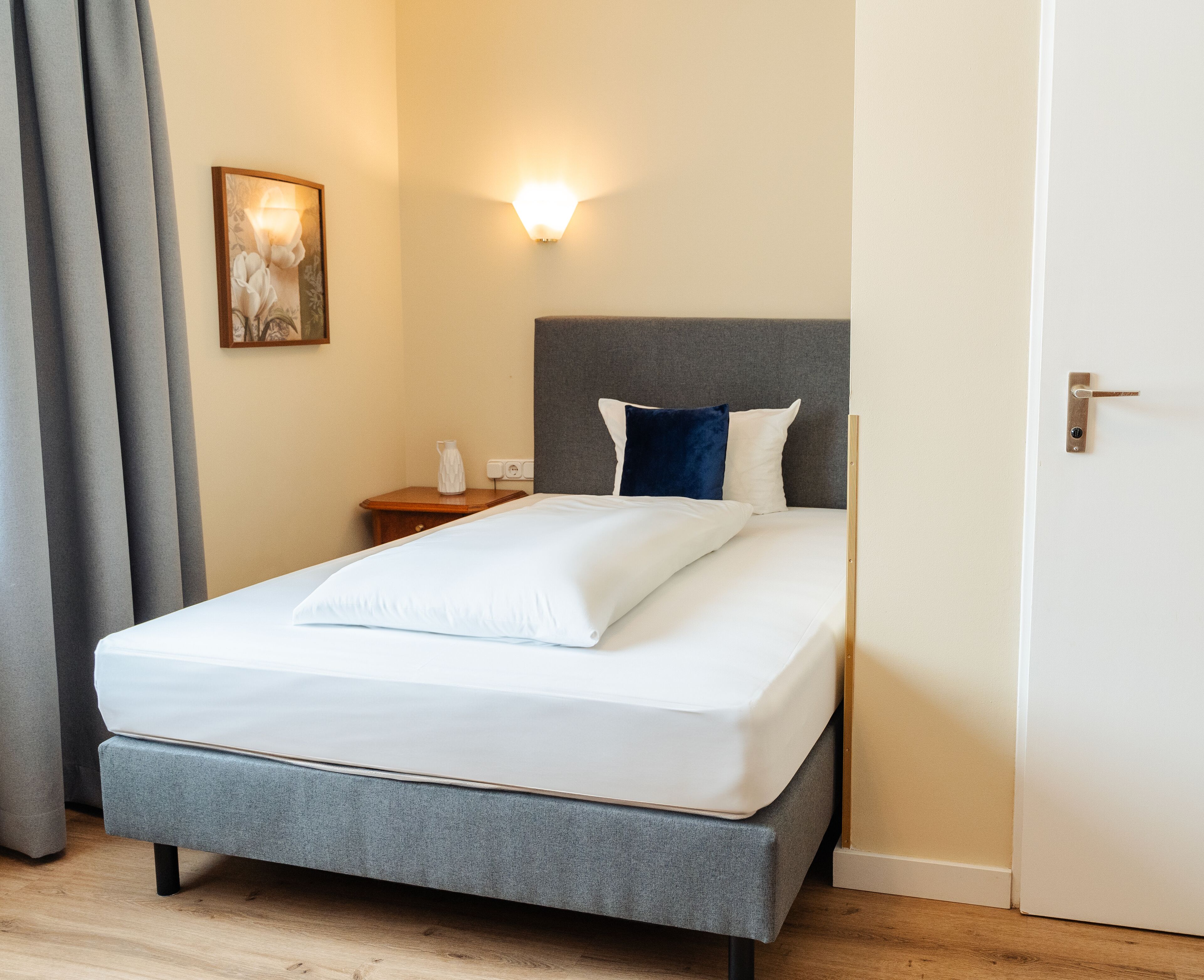 Standard Single Room | Hypo-allergenic bedding, individually decorated, individually furnished