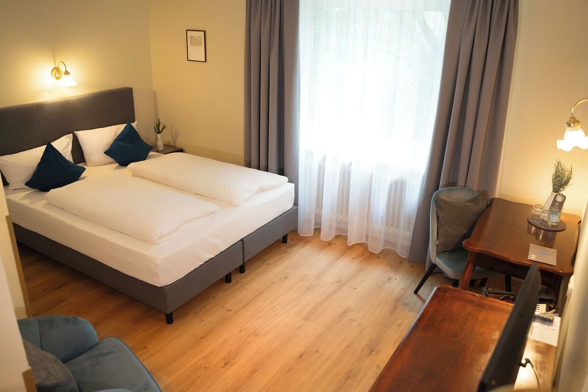 Standard Double Room | Hypo-allergenic bedding, individually decorated, individually furnished