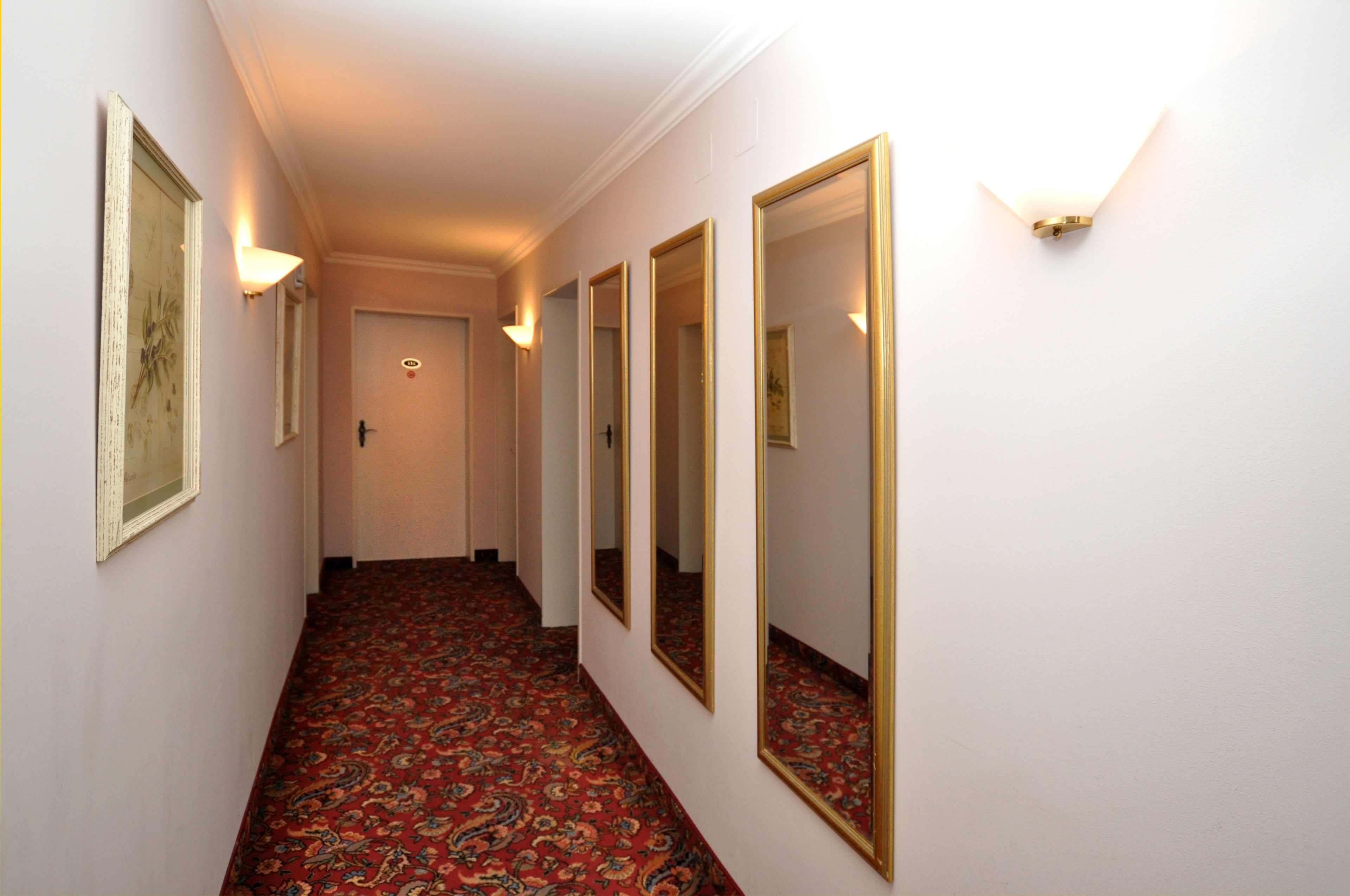 standard single room | living area | tv