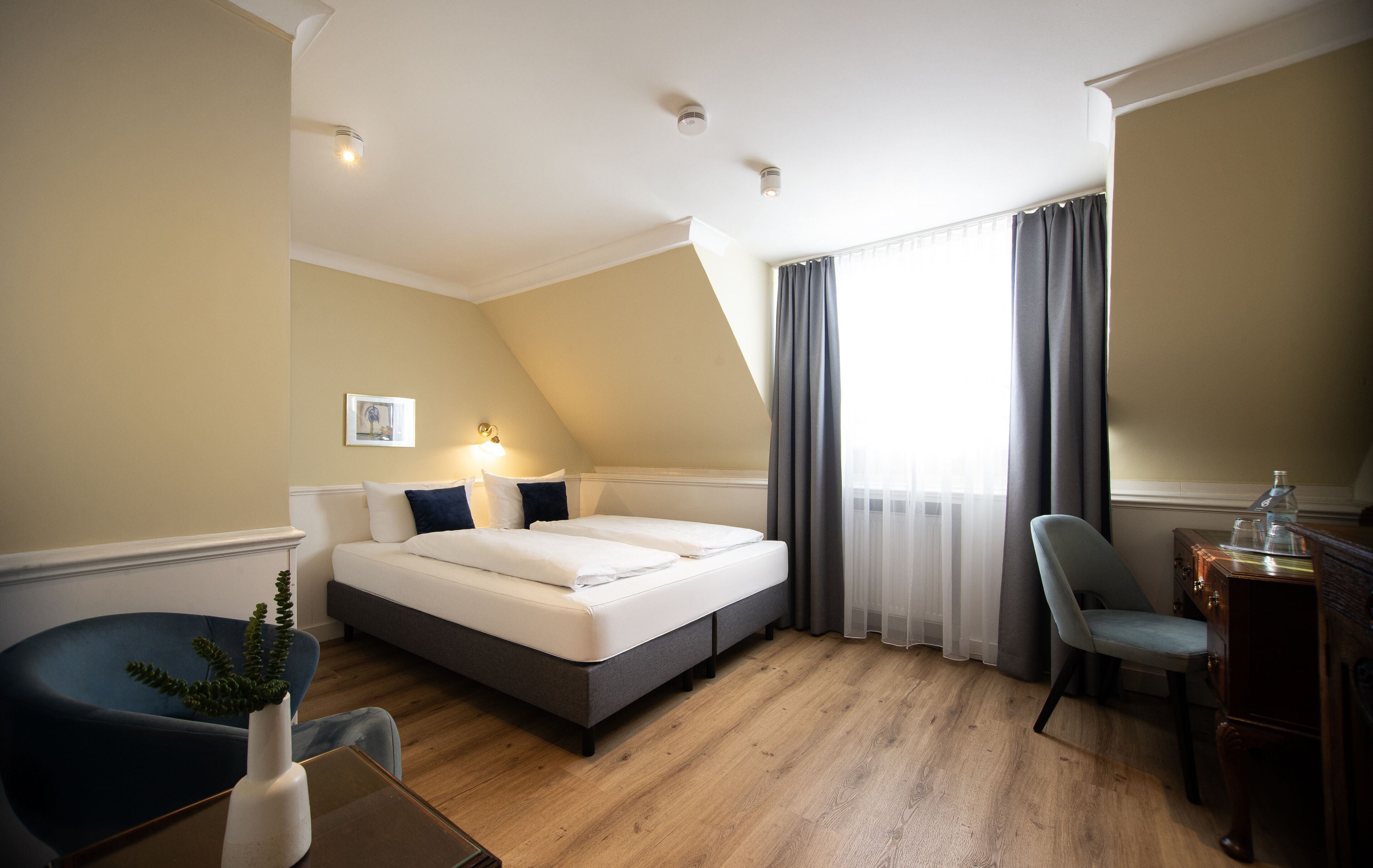 Double Room located in the attic | Hypo-allergenic bedding, individually decorated, individually furnished