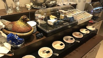 Tägliches Frühstücksbuffet (18 EUR pro Person)