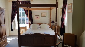 Chambre Double, salle de bains attenante (Four Poster)