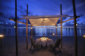 Breakfast, lunch, dinner served; international cuisine, beach views