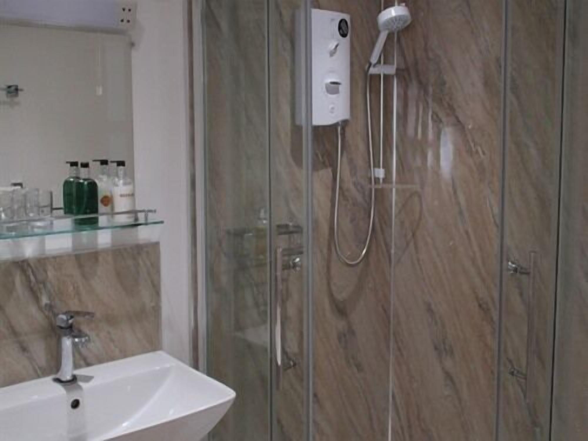 Apartment, Private Bathroom, Garden View | Bathroom