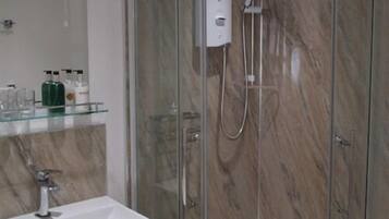 Apartment, Private Bathroom, Garden View | Bathroom