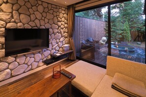 ガーデンビューツイン　月響 | 羽毛の掛け布団、客室ごとに異なる装飾、�客室ごとに異なるインテリア、WiFi (無料)